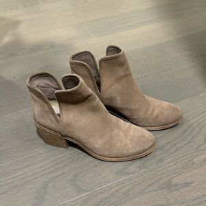 Hinge (Nordstrom) Cutout Ankle Booties